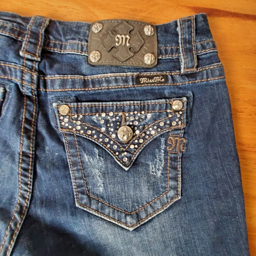 Miss Me Mid Rise Easy Shorts Denim Jean 29 Embellished Western Sequined Stretch